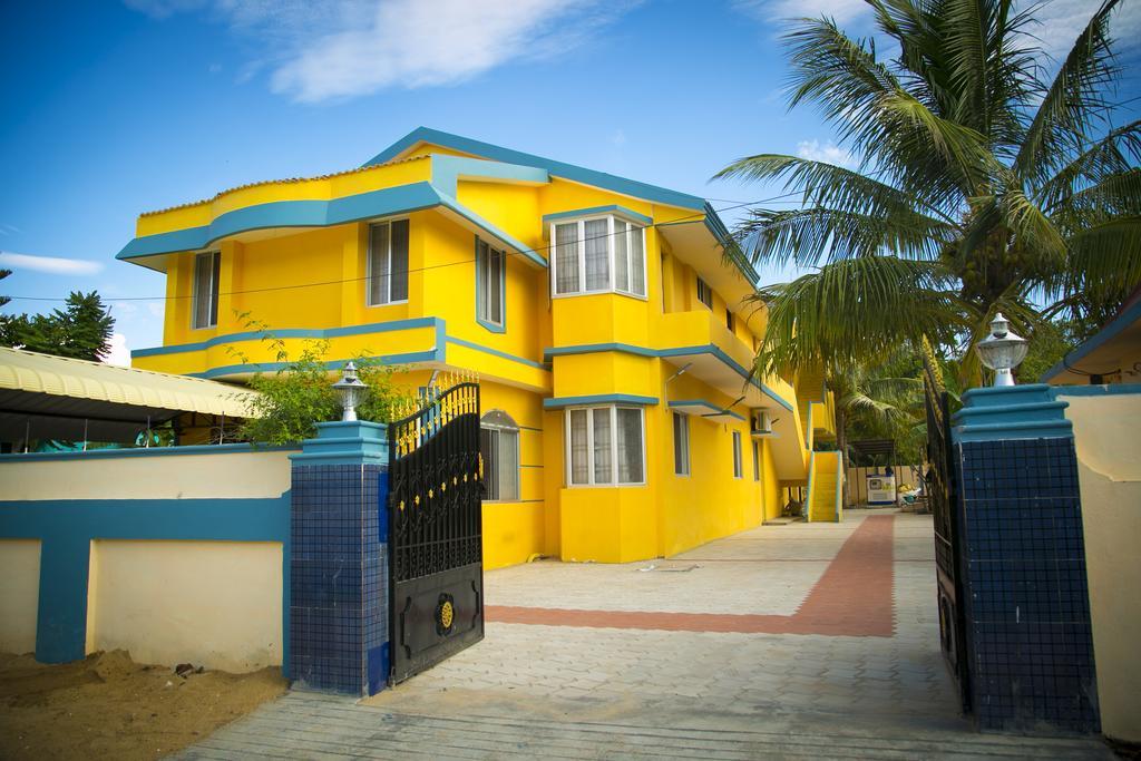 Navagraha Homestay Kumbakonam Exteriör bild
