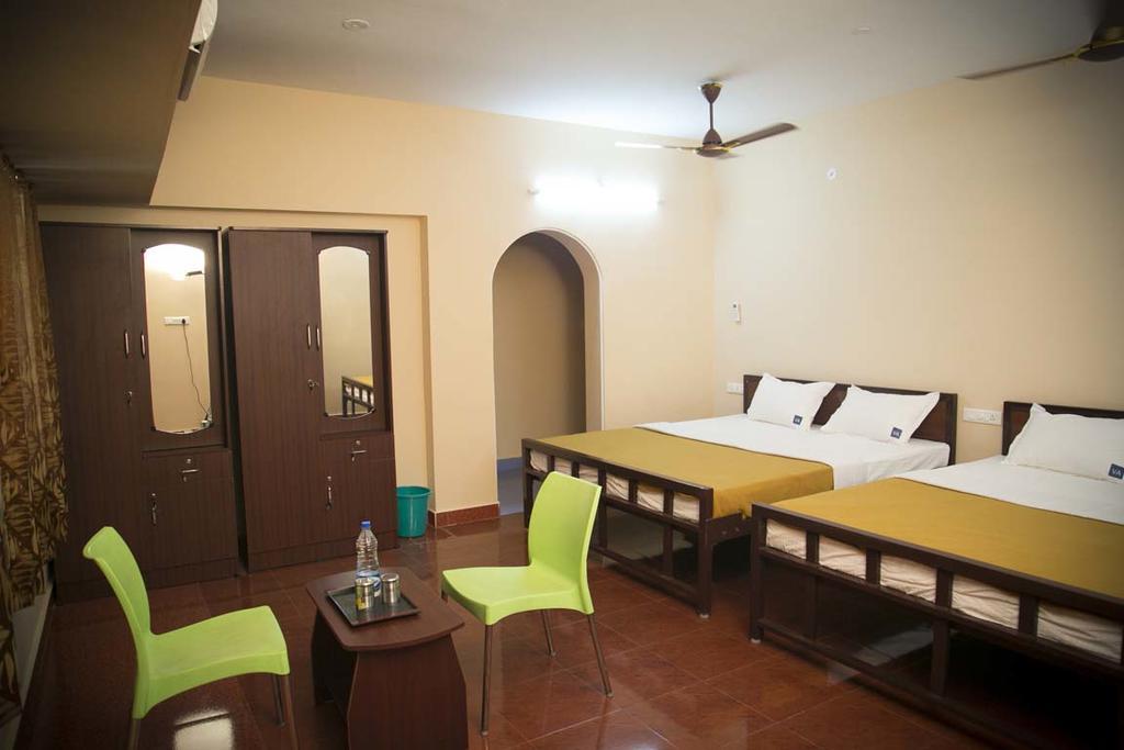 Navagraha Homestay Kumbakonam Exteriör bild