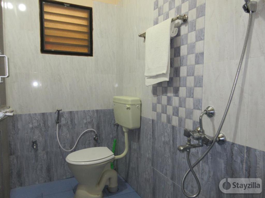 Navagraha Homestay Kumbakonam Exteriör bild