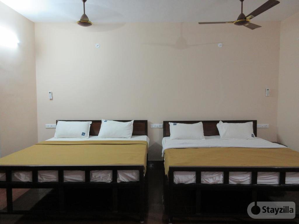 Navagraha Homestay Kumbakonam Exteriör bild